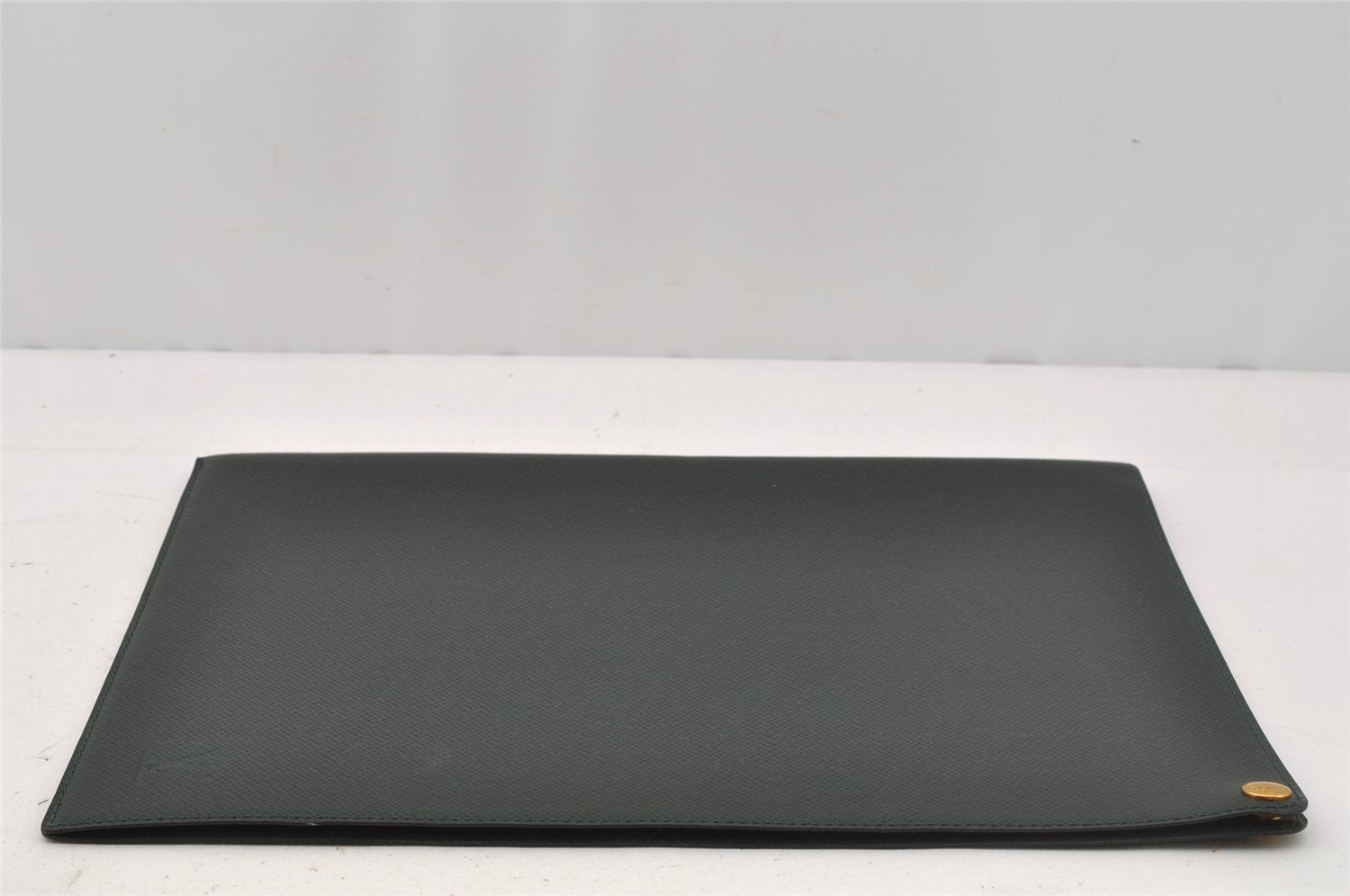 Auth Louis Vuitton Taiga Japan 15th Anniversary Documents Case Green LV 9963I