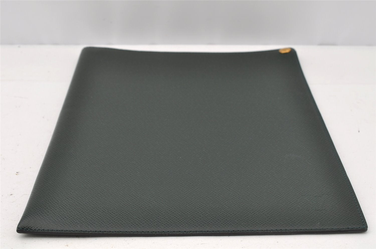 Auth Louis Vuitton Taiga Japan 15th Anniversary Documents Case Green LV 9963I