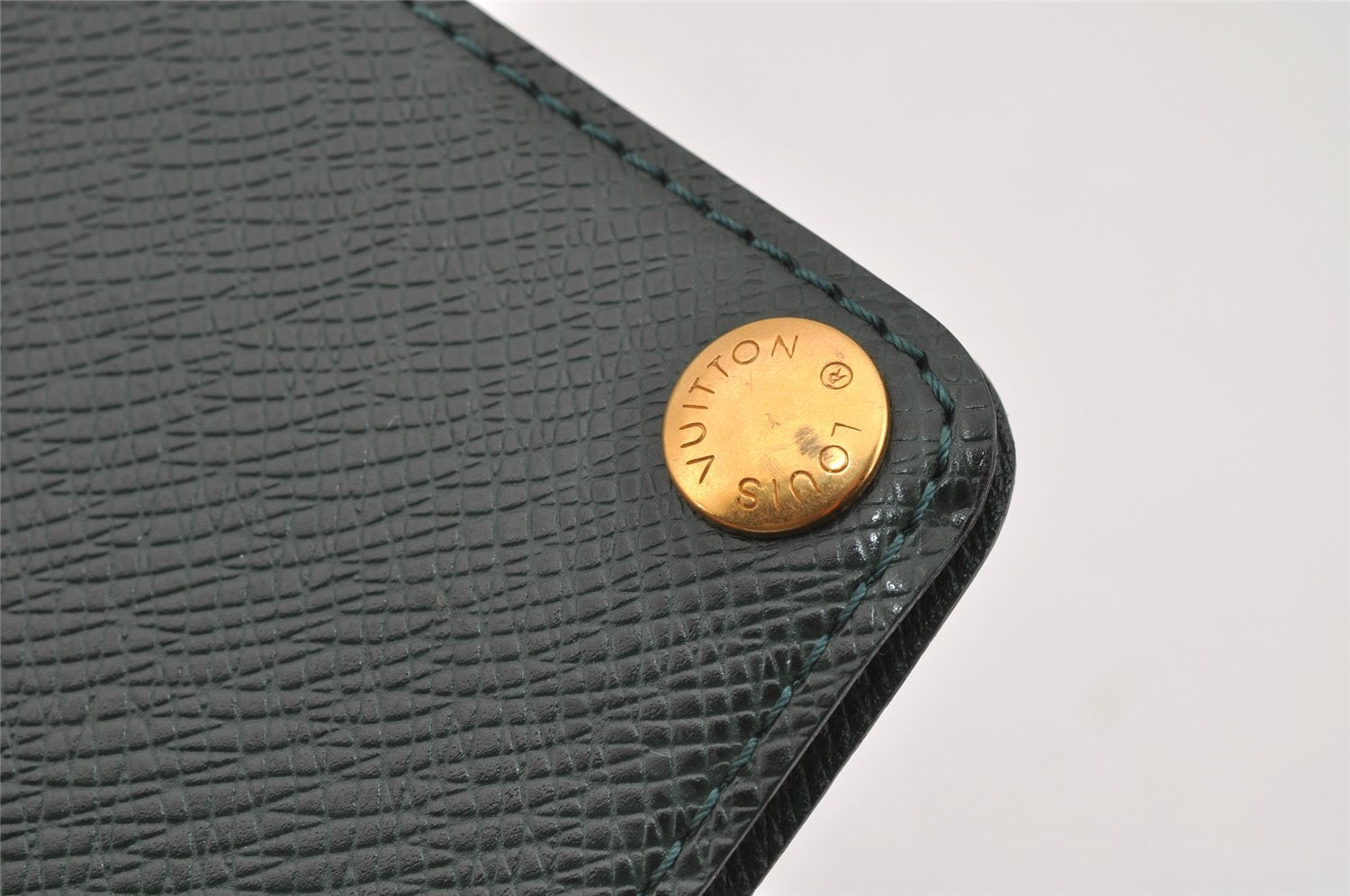 Auth Louis Vuitton Taiga Japan 15th Anniversary Documents Case Green LV 9963I