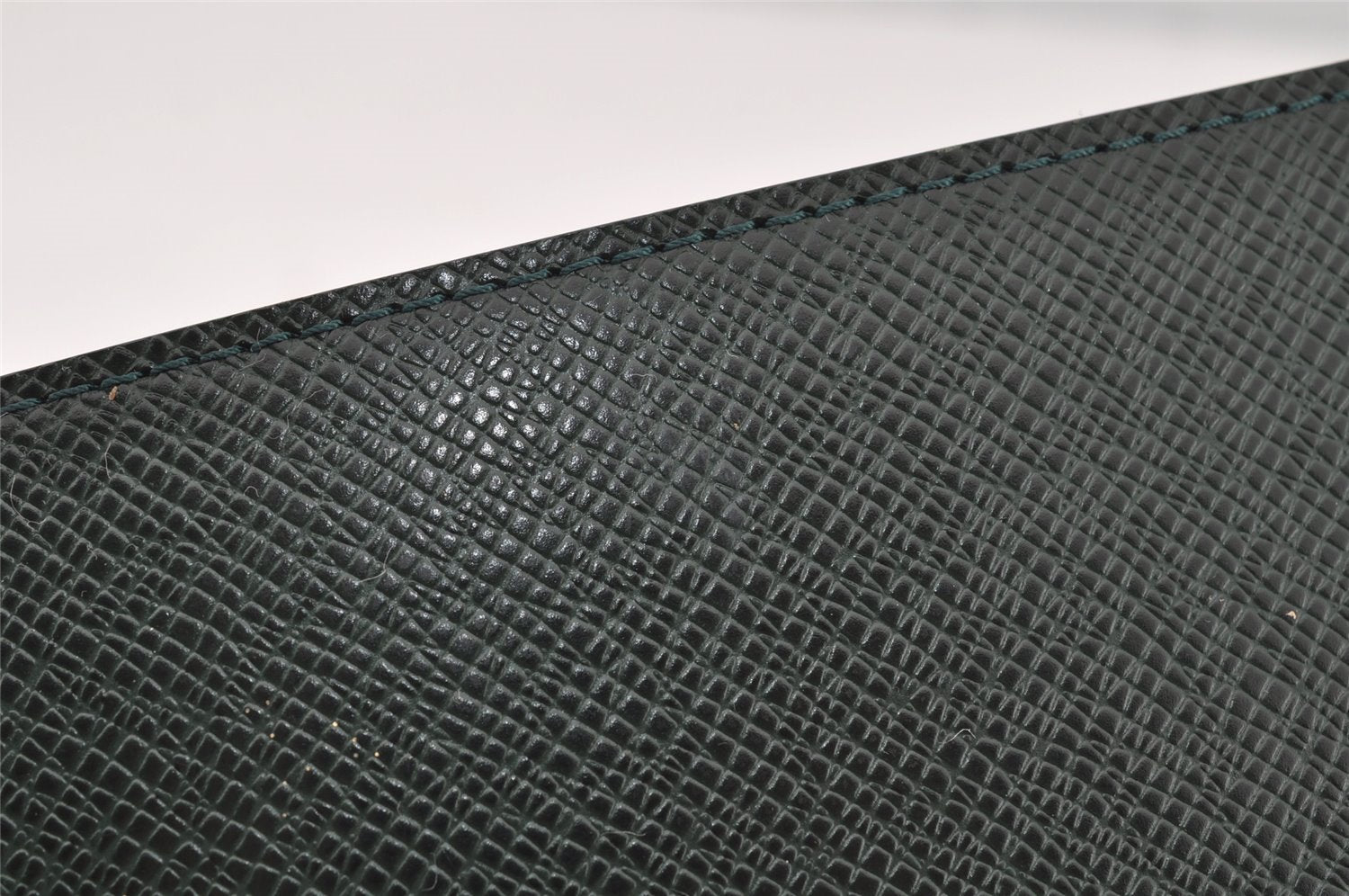 Auth Louis Vuitton Taiga Japan 15th Anniversary Documents Case Green LV 9963I