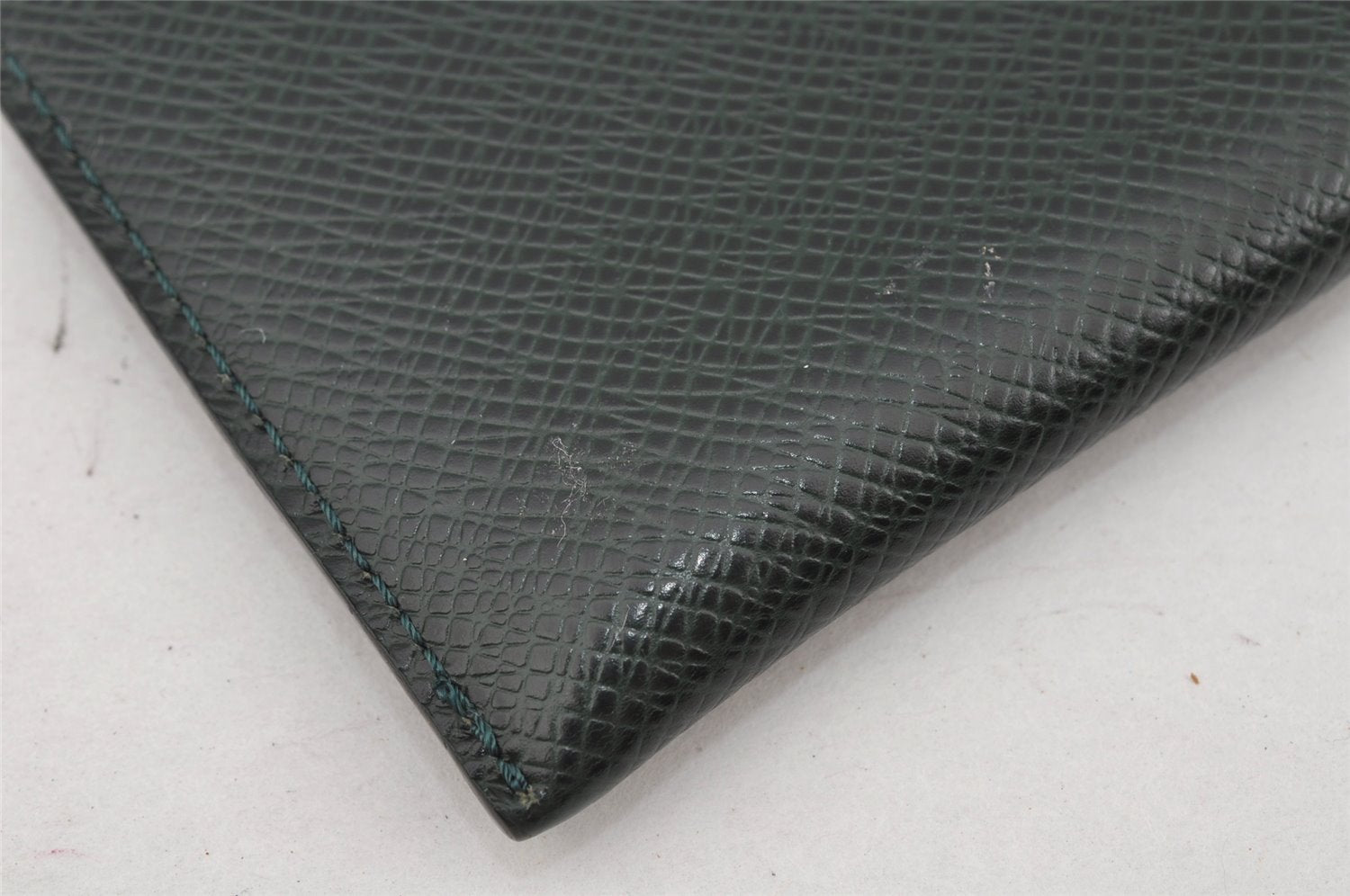 Auth Louis Vuitton Taiga Japan 15th Anniversary Documents Case Green LV 9963I