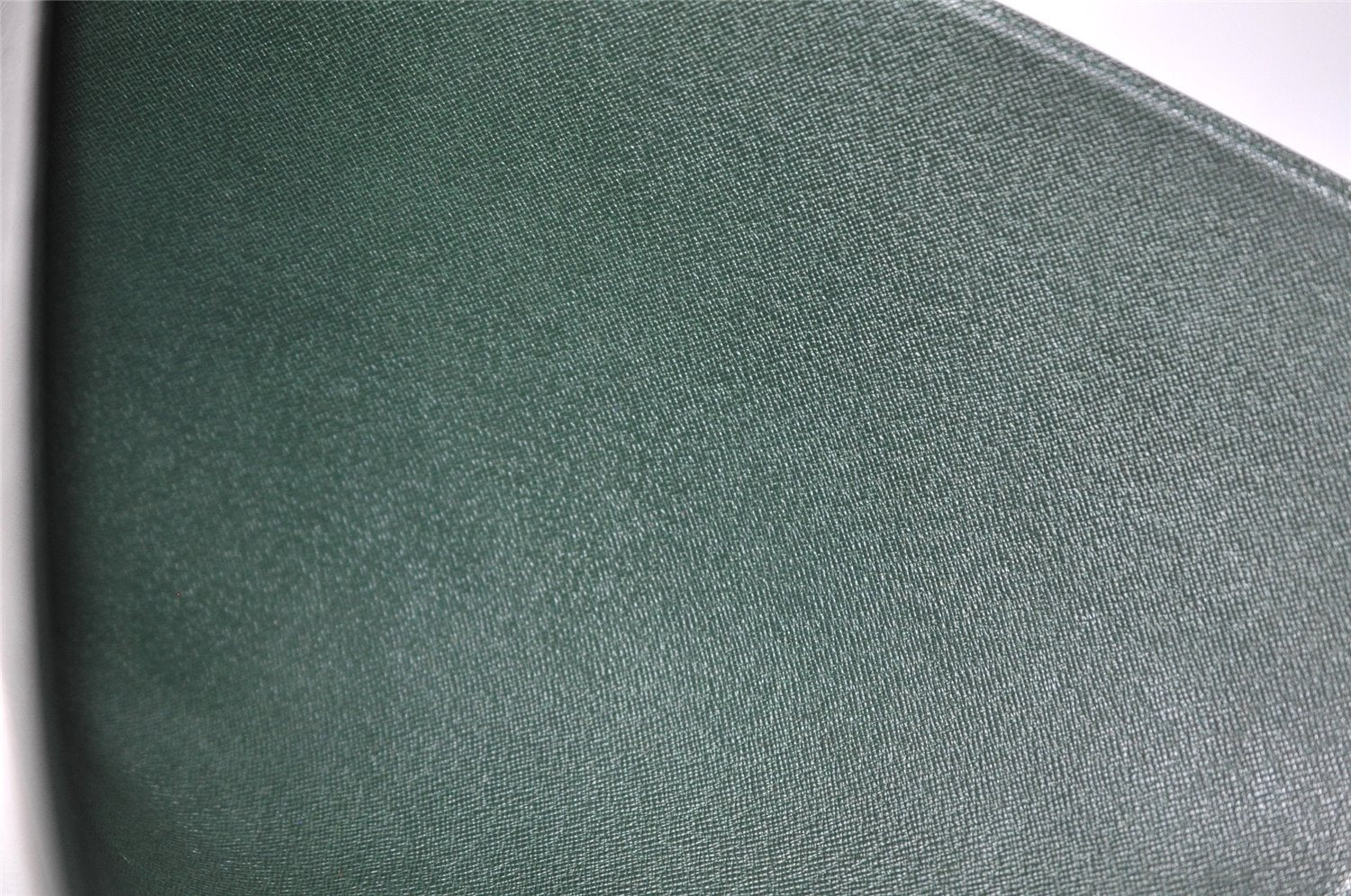 Auth Louis Vuitton Taiga Japan 15th Anniversary Documents Case Green LV 9963I