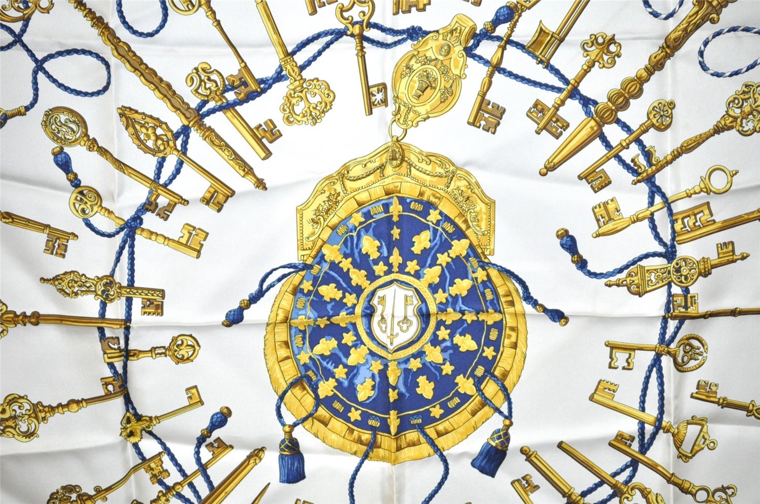 Authentic HERMES Carre 90 Scarf ”Les Cles