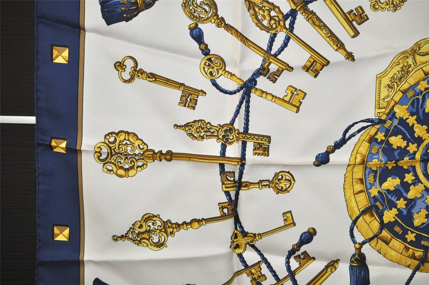 Authentic HERMES Carre 90 Scarf ”Les Cles