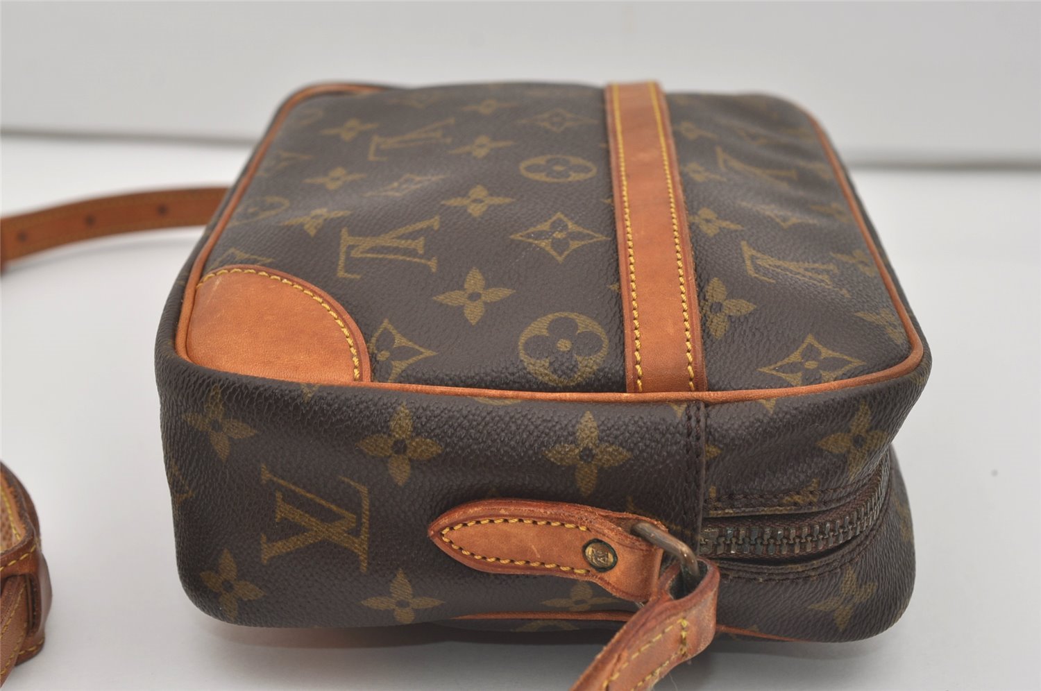 Authentic Louis Vuitton Monogram Trocadero 27 Shoulder Cross Bag M51274 LV 9989I