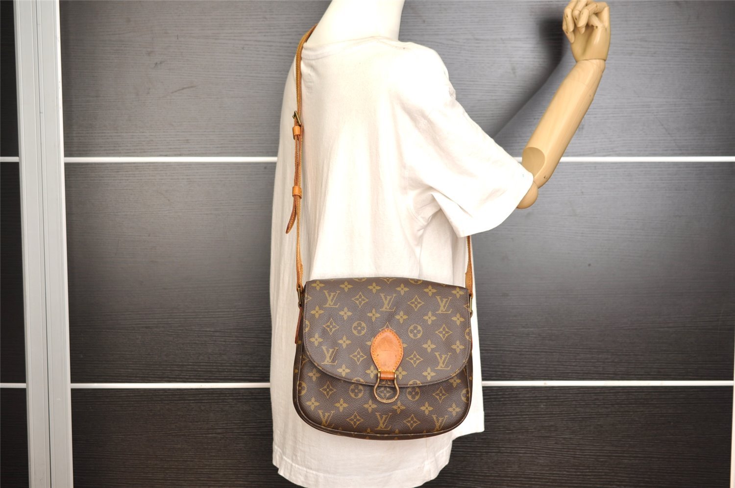 Authentic Louis Vuitton Monogram Saint Cloud GM M51242 Shoulder Cross Bag 9990I