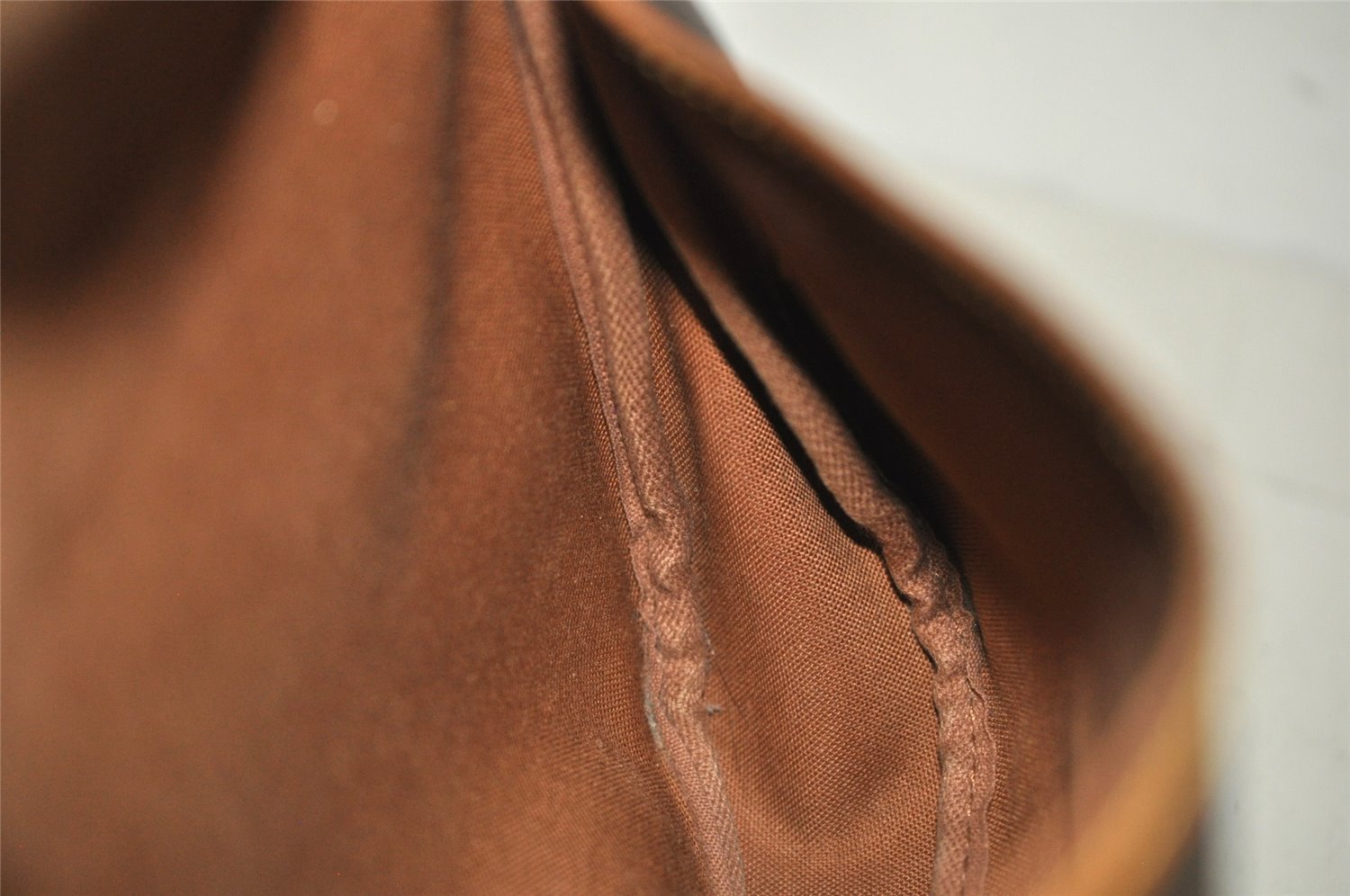 Authentic Louis Vuitton Monogram Saumur 30 Shoulder Cross Bag M42256 LV 9991J