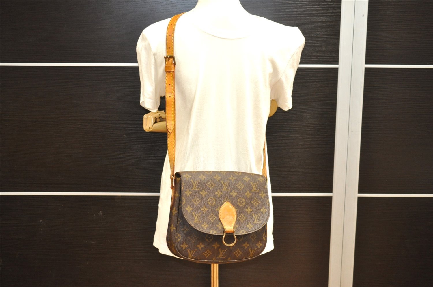 Authentic Louis Vuitton Monogram Saint Cloud GM M51242 Shoulder Cross Bag 9992I