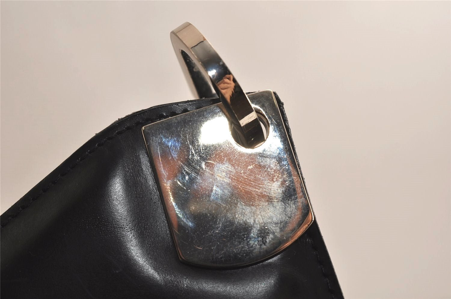 Authentic GUCCI Vintage Shoulder Hand Bag Purse Enamel Black Junk 9992J