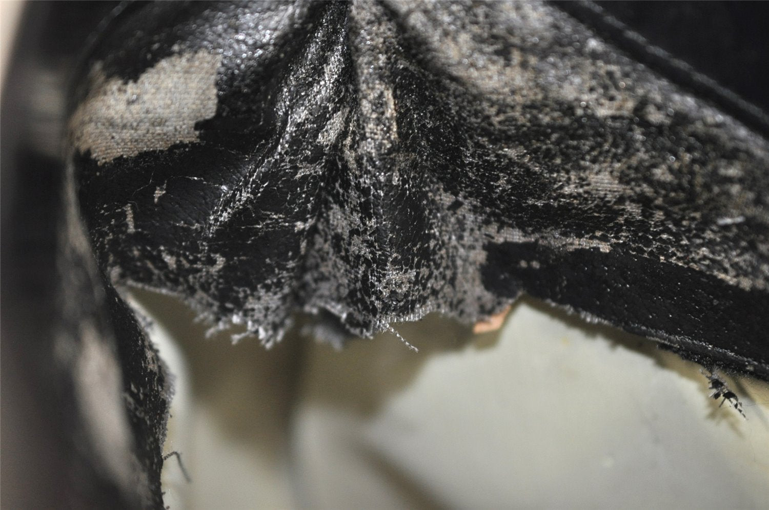 Authentic GUCCI Vintage Shoulder Hand Bag Purse Enamel Black Junk 9992J