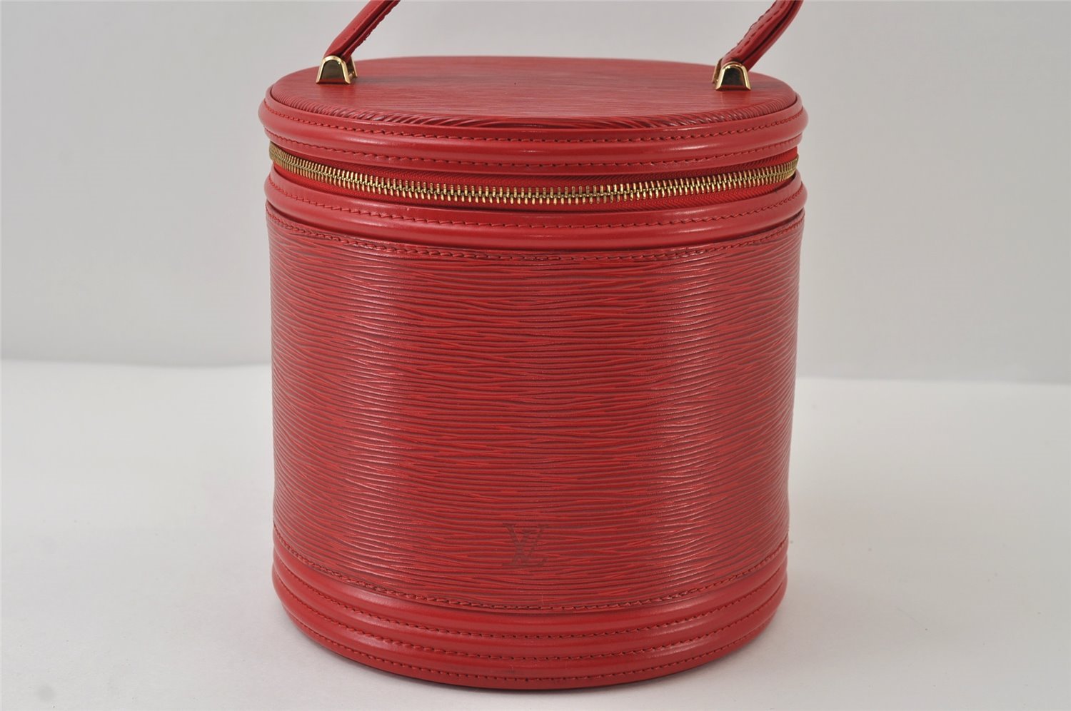 Authentic Louis Vuitton Epi Cannes Red Cosmetic Hand Bag Purse M48037 LV 9994I