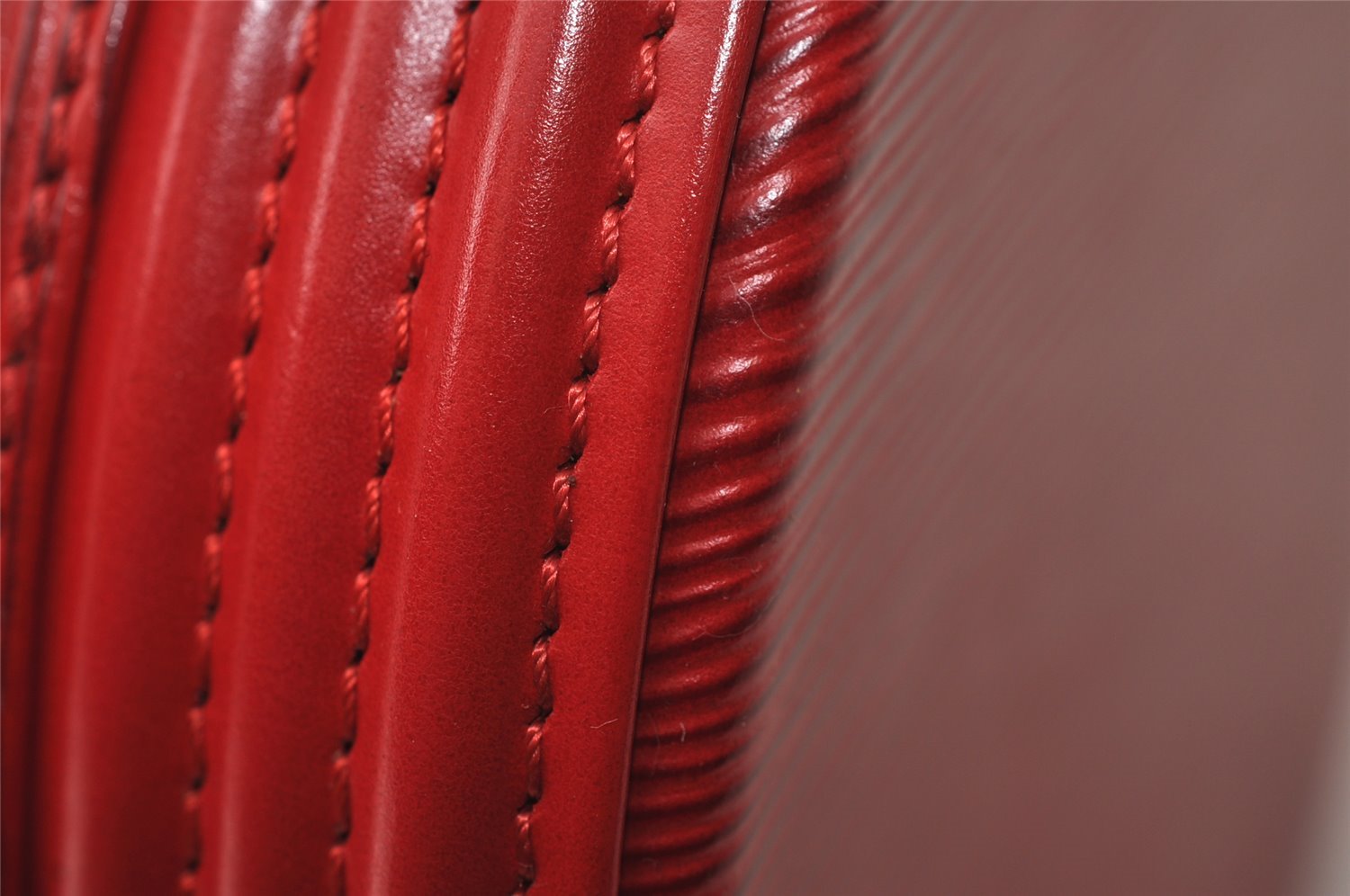 Authentic Louis Vuitton Epi Cannes Red Cosmetic Hand Bag Purse M48037 LV 9994I