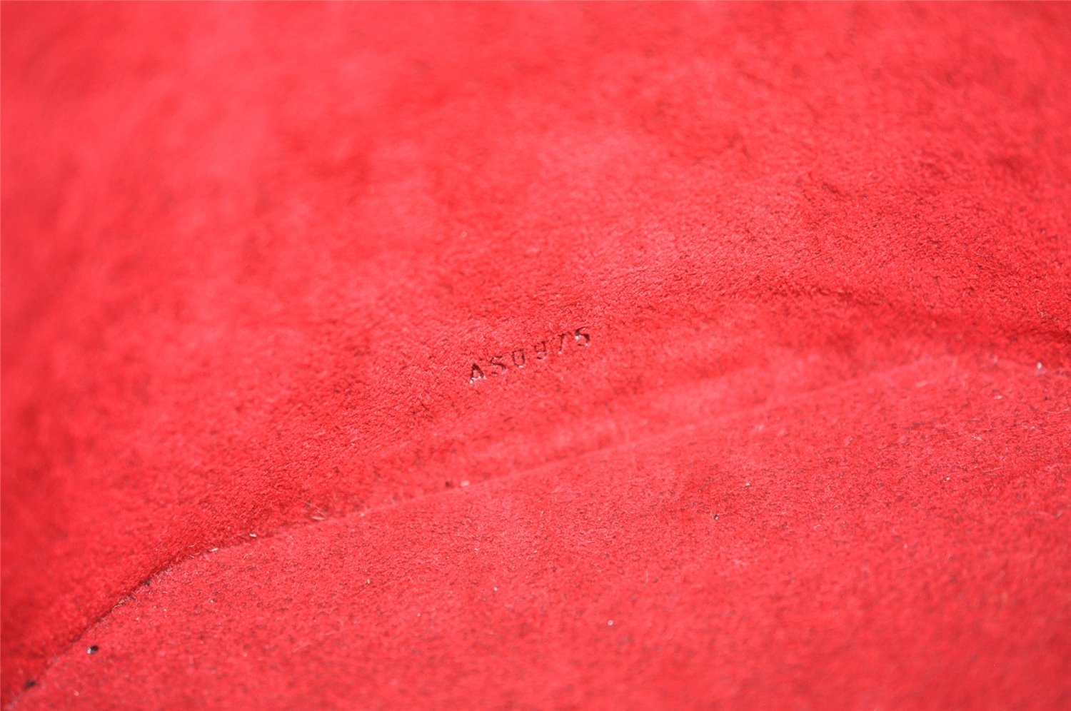 Authentic Louis Vuitton Epi Cannes Red Cosmetic Hand Bag Purse M48037 LV 9994I