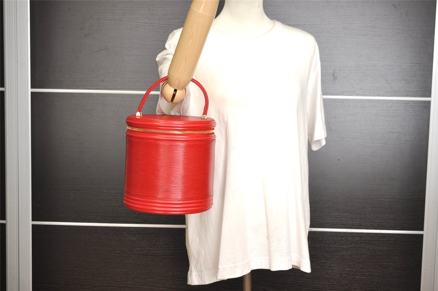 Authentic Louis Vuitton Epi Cannes Red Cosmetic Hand Bag Purse M48037 LV 9994I