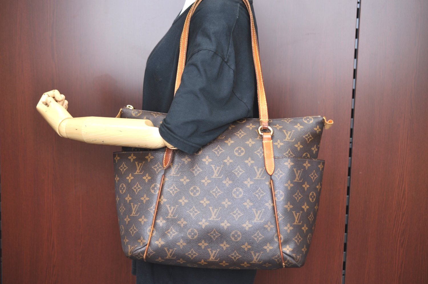 Authentic Louis Vuitton Monogram Totally MM Shoulder Tote Bag M41015 LV J6146