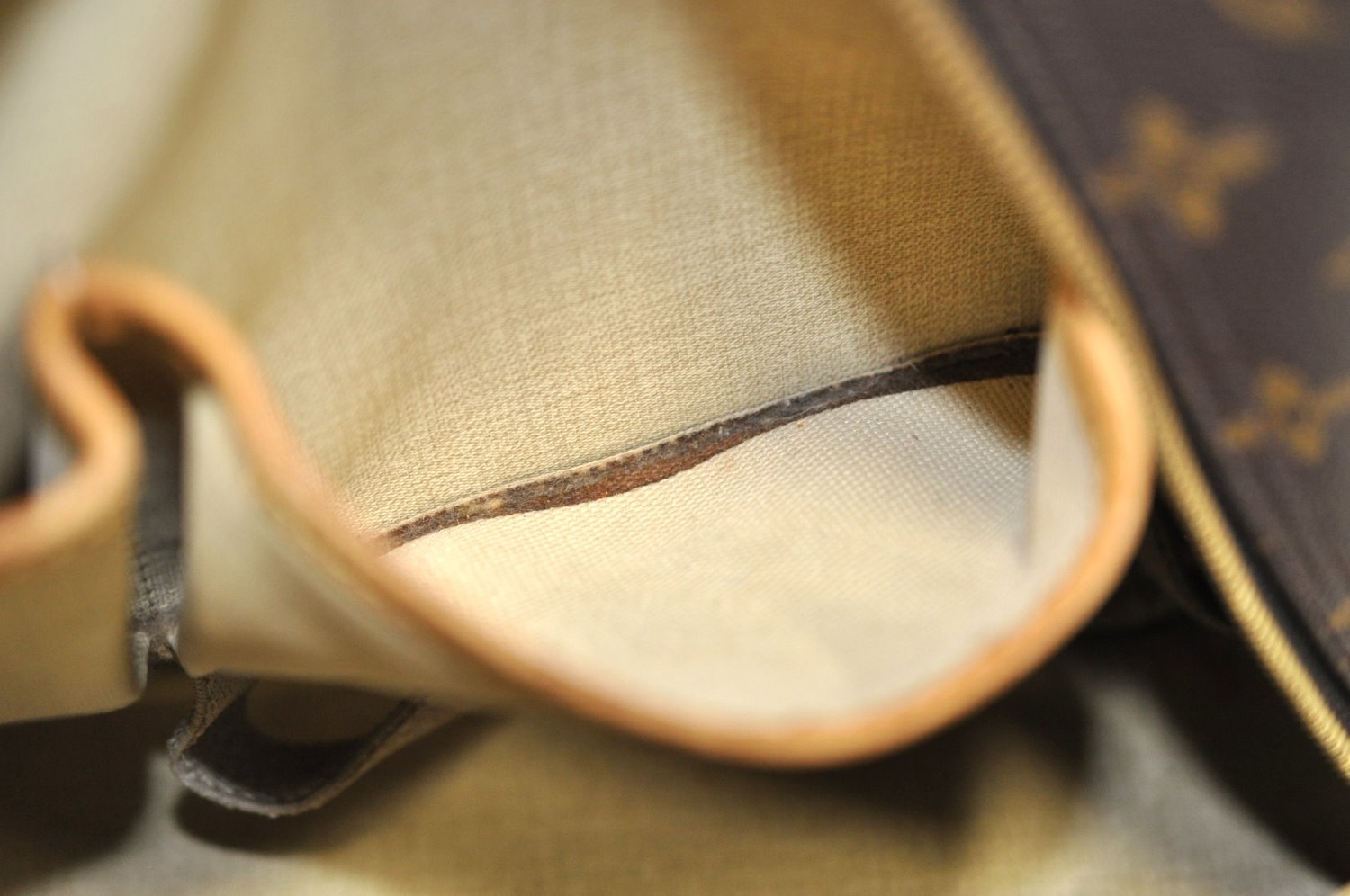 Authentic Louis Vuitton Monogram Deauville Hand Bag M47270 LV J6159