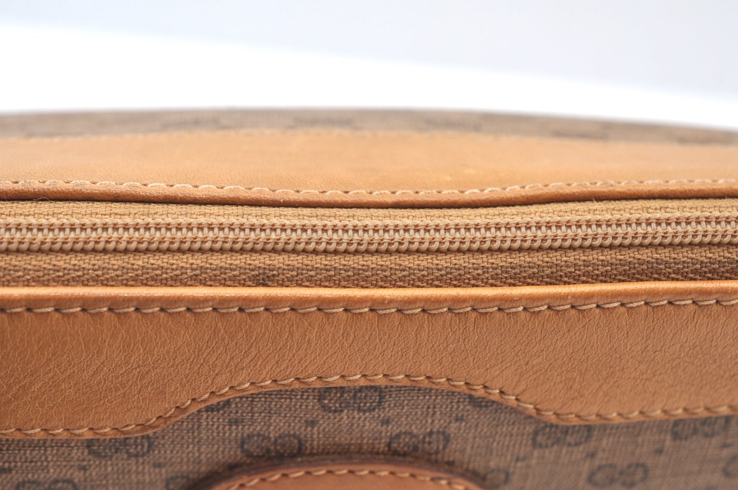 Authentic GUCCI Micro GG PVC Leather Clutch Hand Bag Purse Brown Junk J7273