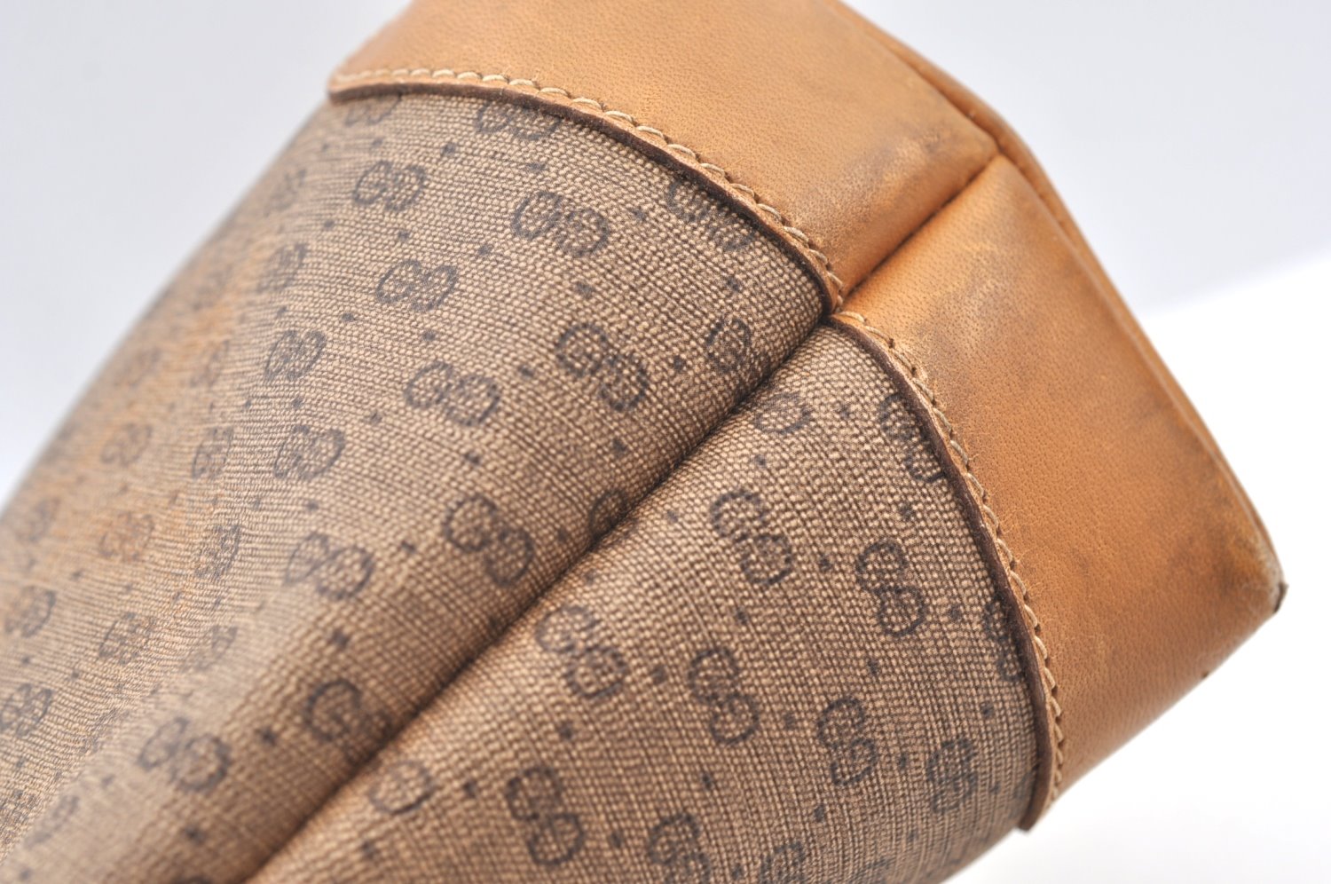 Authentic GUCCI Micro GG PVC Leather Clutch Hand Bag Purse Brown Junk J7273