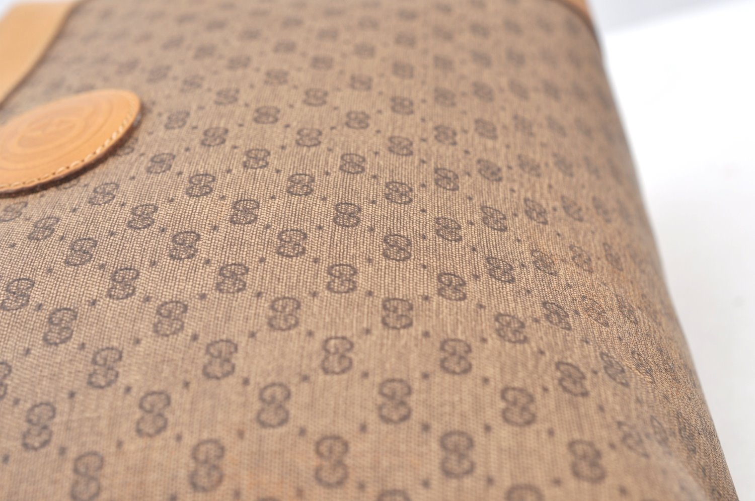 Authentic GUCCI Micro GG PVC Leather Clutch Hand Bag Purse Brown Junk J7273