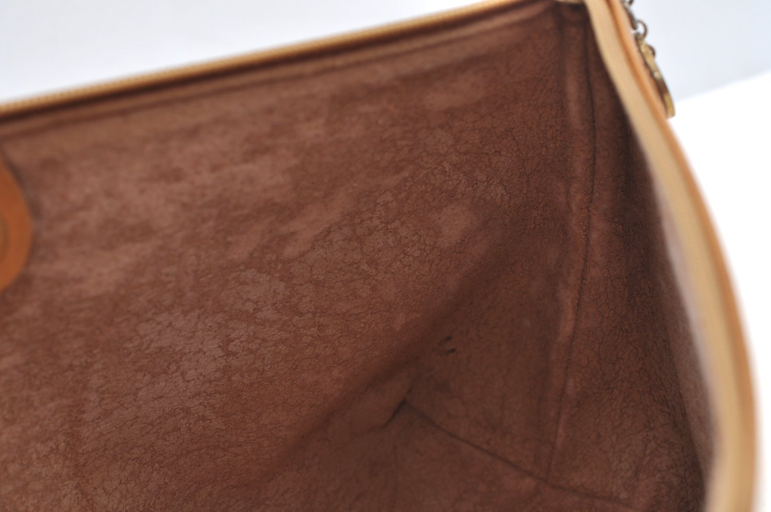 Authentic GUCCI Micro GG PVC Leather Clutch Hand Bag Purse Brown Junk J7273