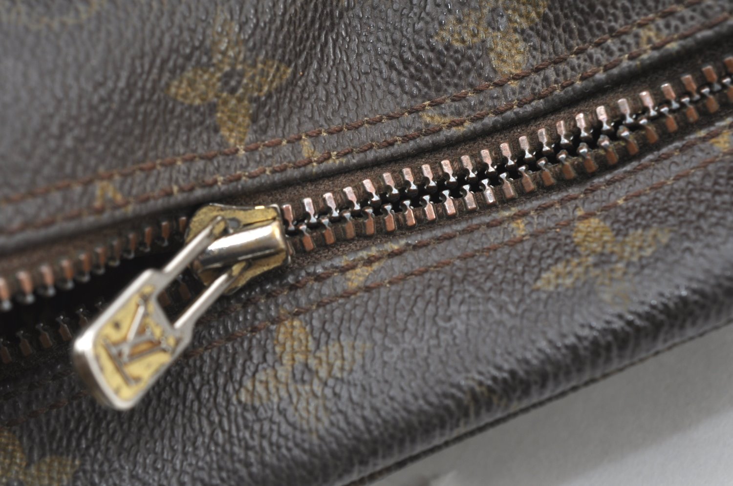 Authentic Louis Vuitton Monogram Trousse Toilette 28 Clutch Hand Bag Junk J7994