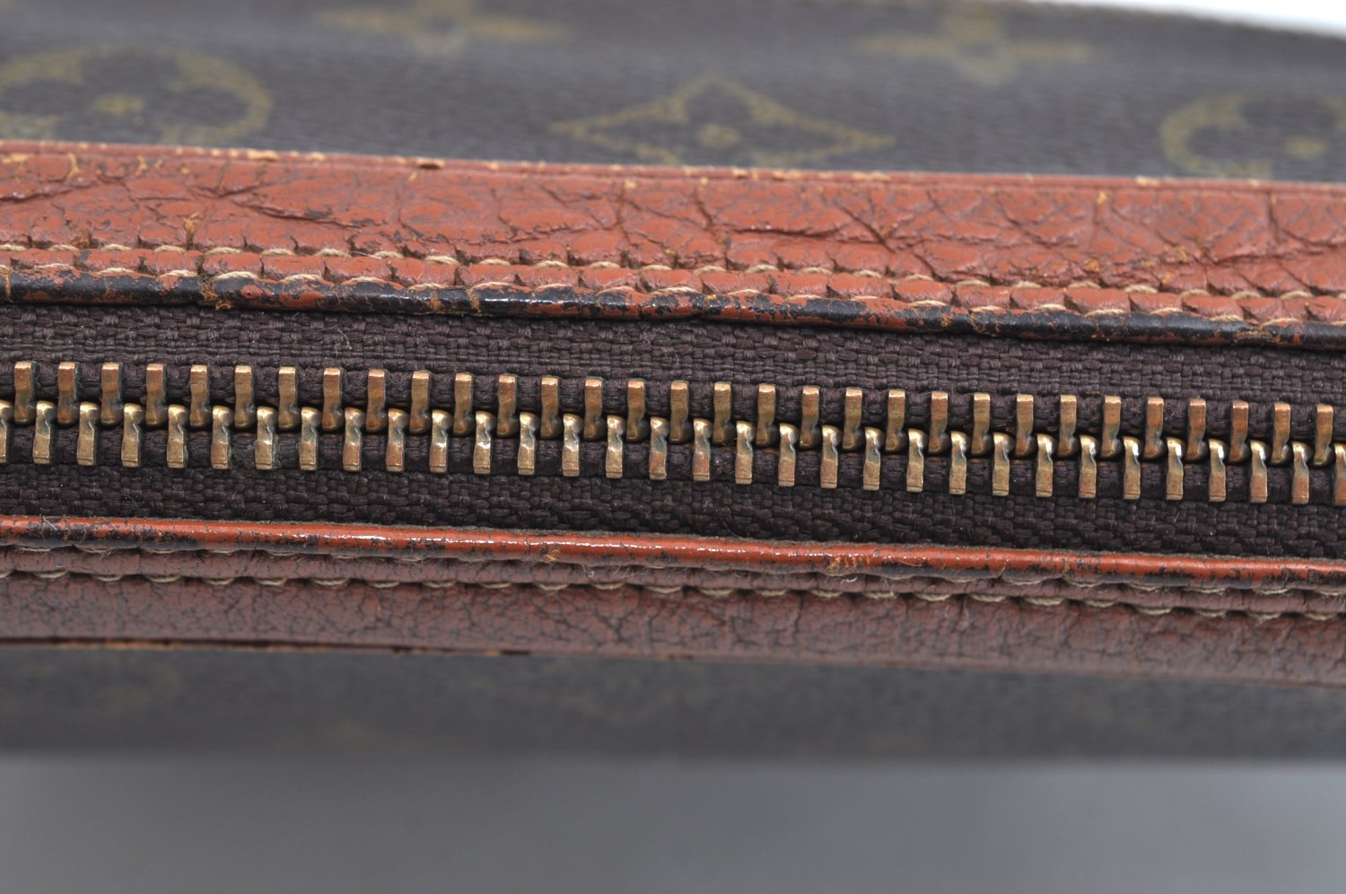 Authentic Louis Vuitton Monogram Pochette Sport Clutch Hand Bag Old Model J9095