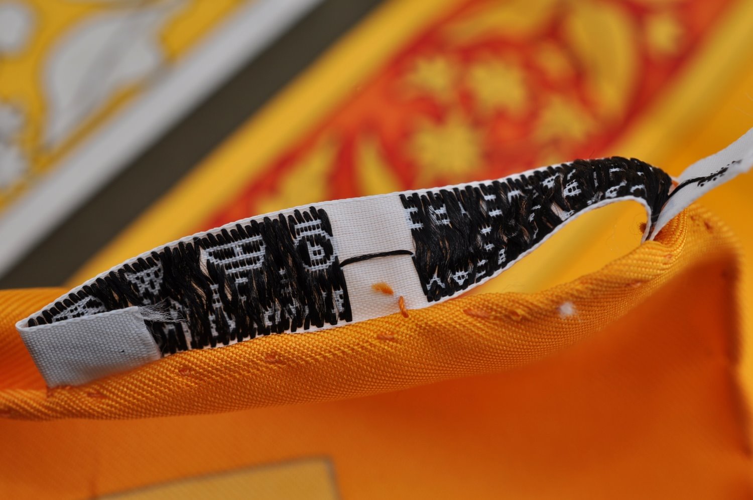 Authentic HERMES Carre 90 Scarf 