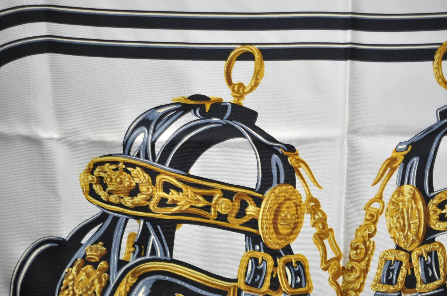 Authentic HERMES Carre 91 Scarf 