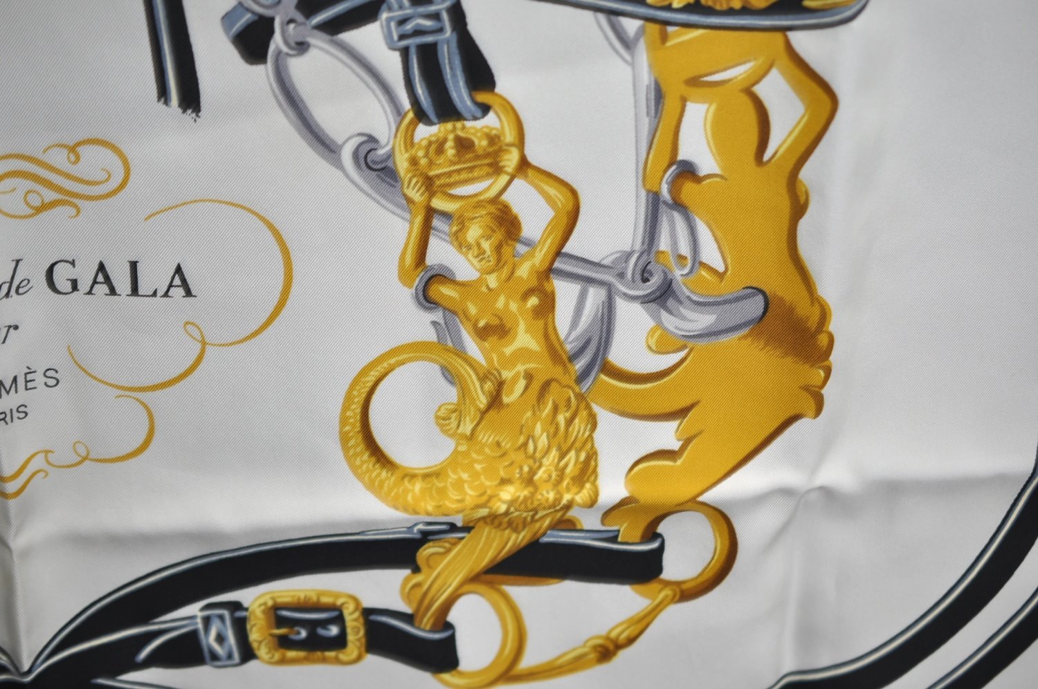 Authentic HERMES Carre 91 Scarf 