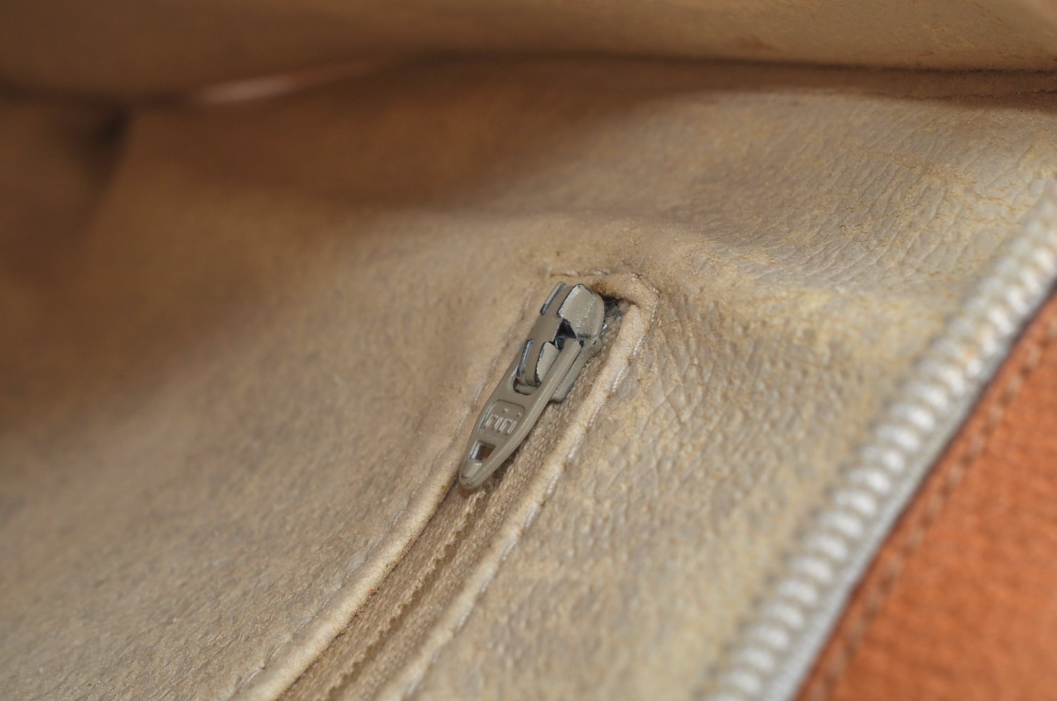 Authentic GUCCI GG Plus Clutch Hand Bag Purse PVC Leather White Brown Junk K0955