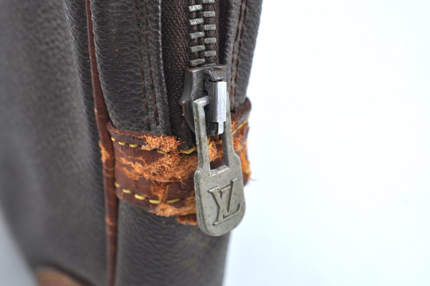 Auth Louis Vuitton Monogram Marly Dragonne Clutch Hand Bag Old Model Junk K1376