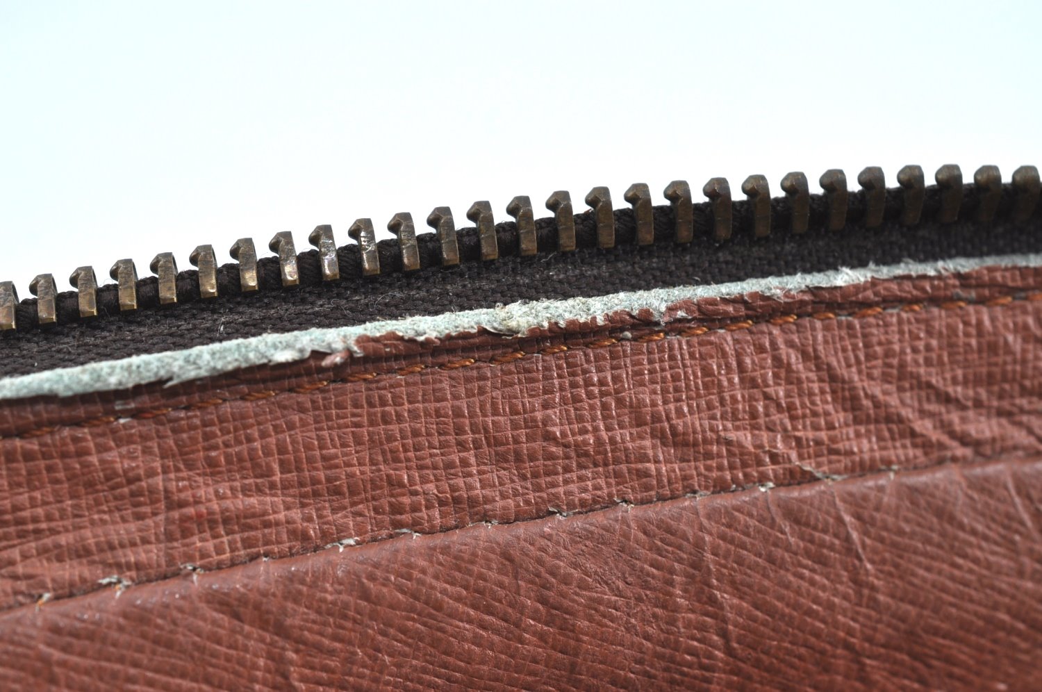 Auth Louis Vuitton Monogram Marly Dragonne Clutch Hand Bag Old Model Junk K1376