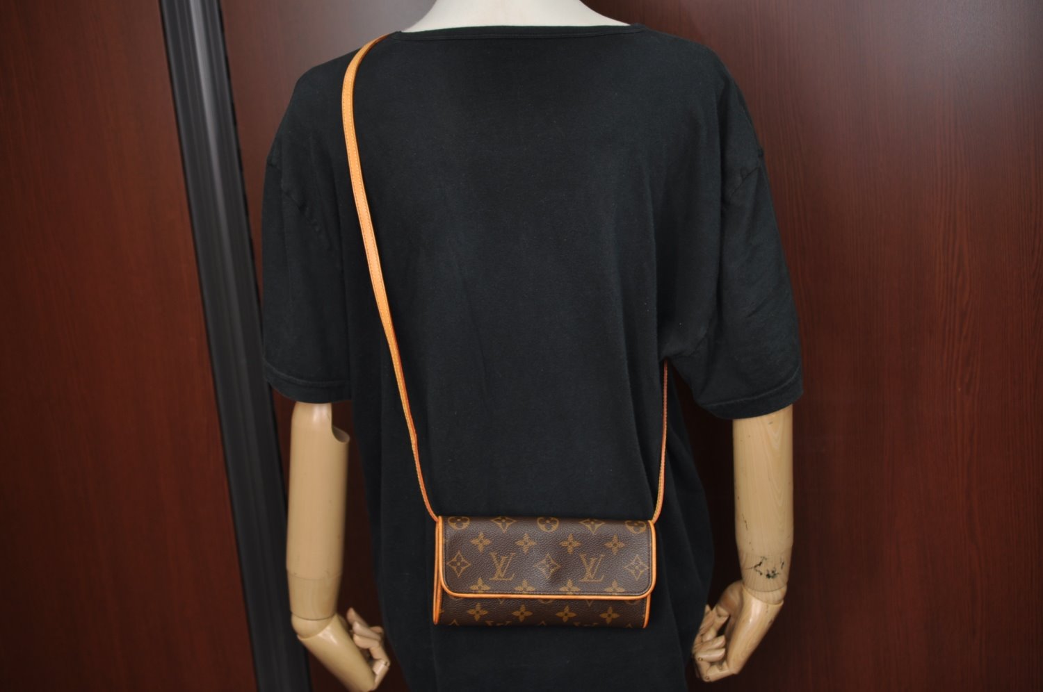 Authentic Louis Vuitton Monogram Pochette Twin PM Shoulder Bag M51854 LV K1482