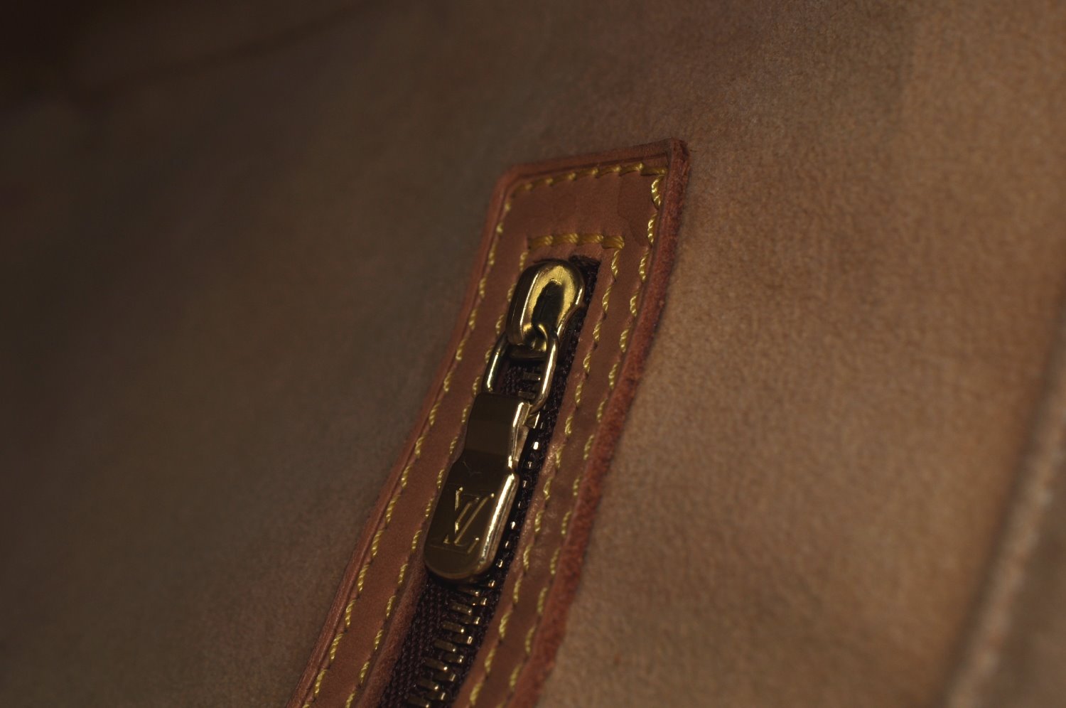 Authentic Louis Vuitton Monogram Looping GM Shoulder Bag M51145 LV K1582