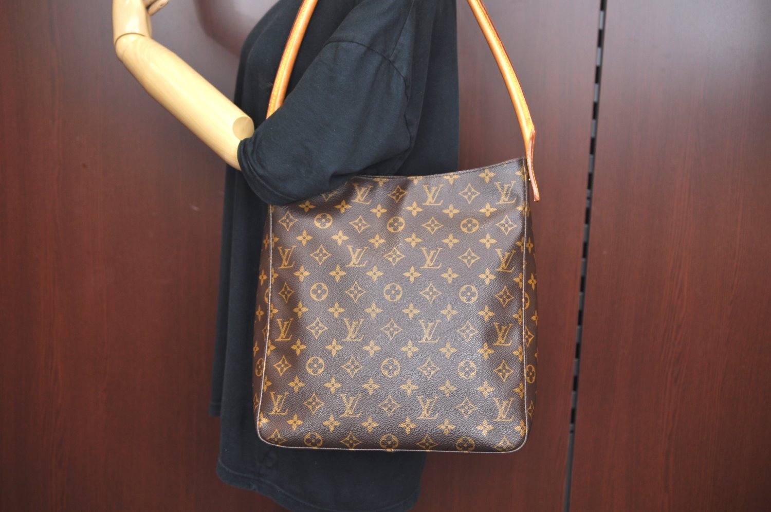 Authentic Louis Vuitton Monogram Looping GM Shoulder Bag M51145 LV K1582