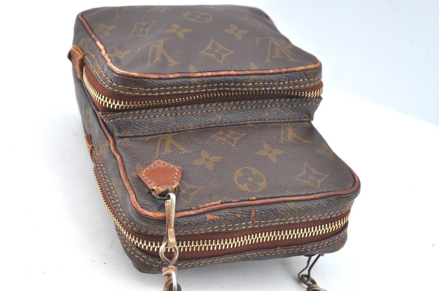 Authentic Louis Vuitton Monogram Amazone Shoulder Cross Body Bag Old Model K1593