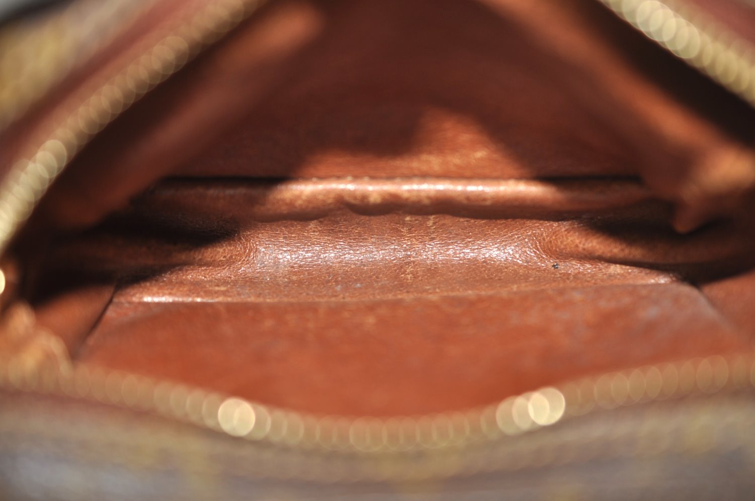 Authentic Louis Vuitton Monogram Amazone Shoulder Cross Body Bag Old Model K1593