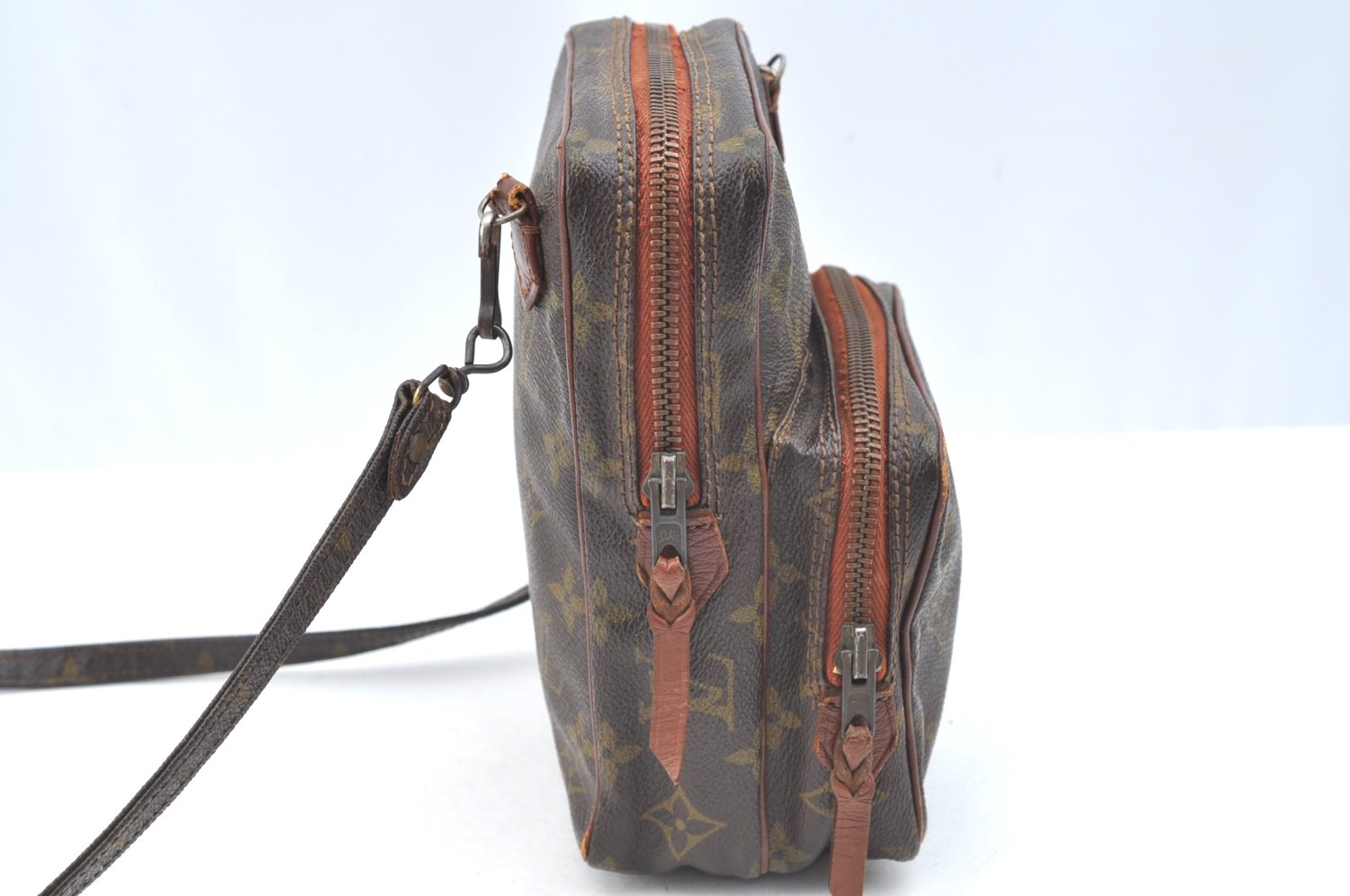 Authentic Louis Vuitton Monogram Mini Amazone Shoulder Cross Bag Old Model K1597