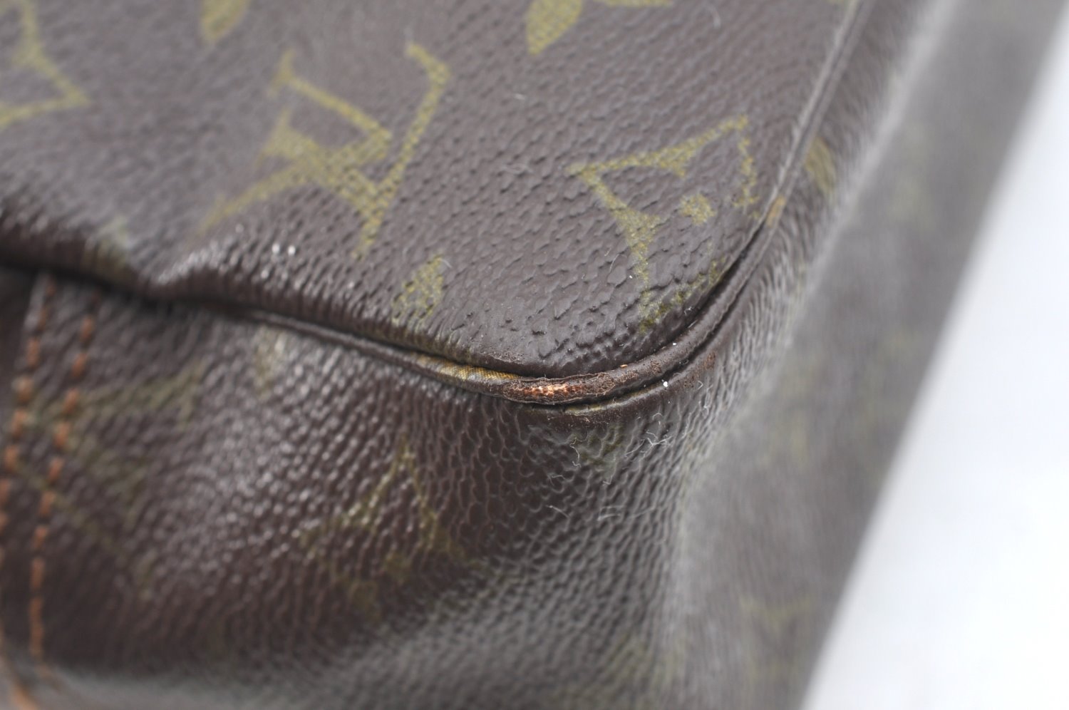 Auth Louis Vuitton Monogram Trousse Toilette 28 Clutch Hand Bag Old Model K3077