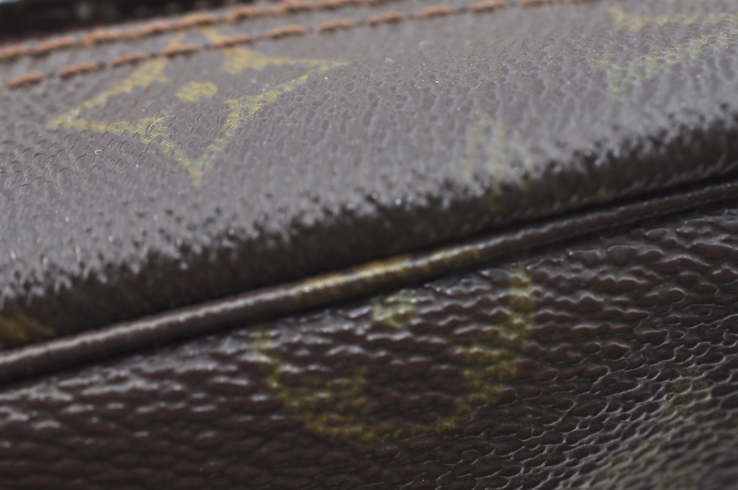 Auth Louis Vuitton Monogram Trousse Toilette 28 Clutch Hand Bag Old Model K3077