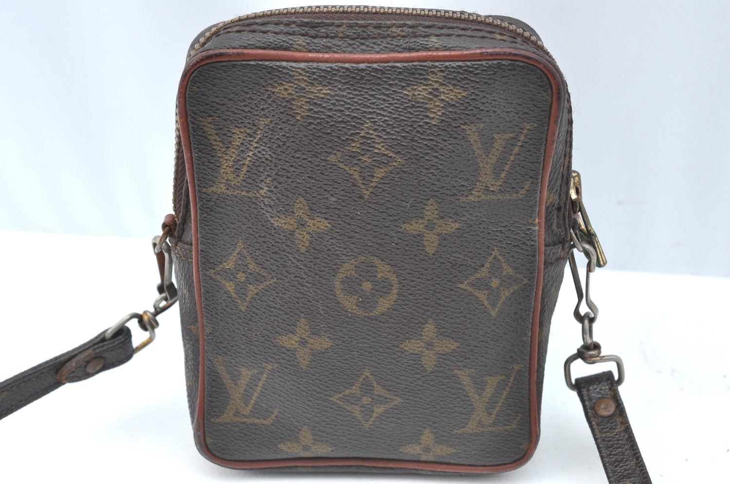 Auth Louis Vuitton Monogram Mini Poche Danube Shoulder Cross Bag Old Model K3886