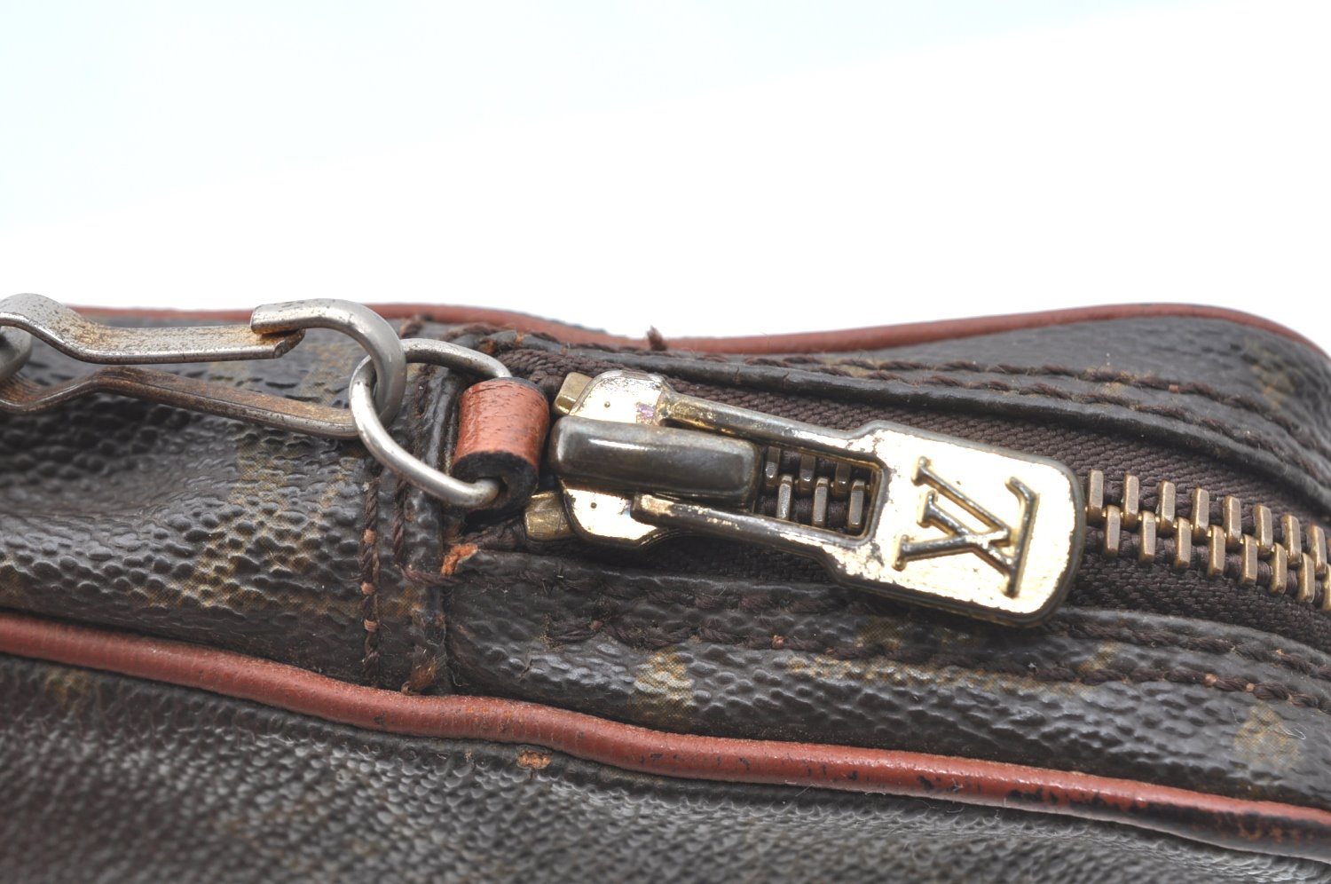 Auth Louis Vuitton Monogram Mini Poche Danube Shoulder Cross Bag Old Model K3886