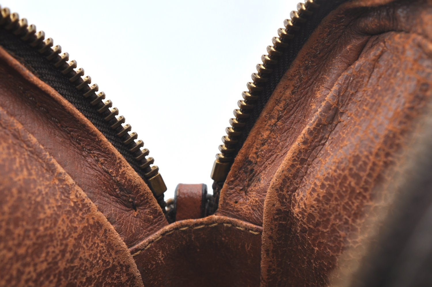 Auth Louis Vuitton Monogram Mini Poche Danube Shoulder Cross Bag Old Model K3886