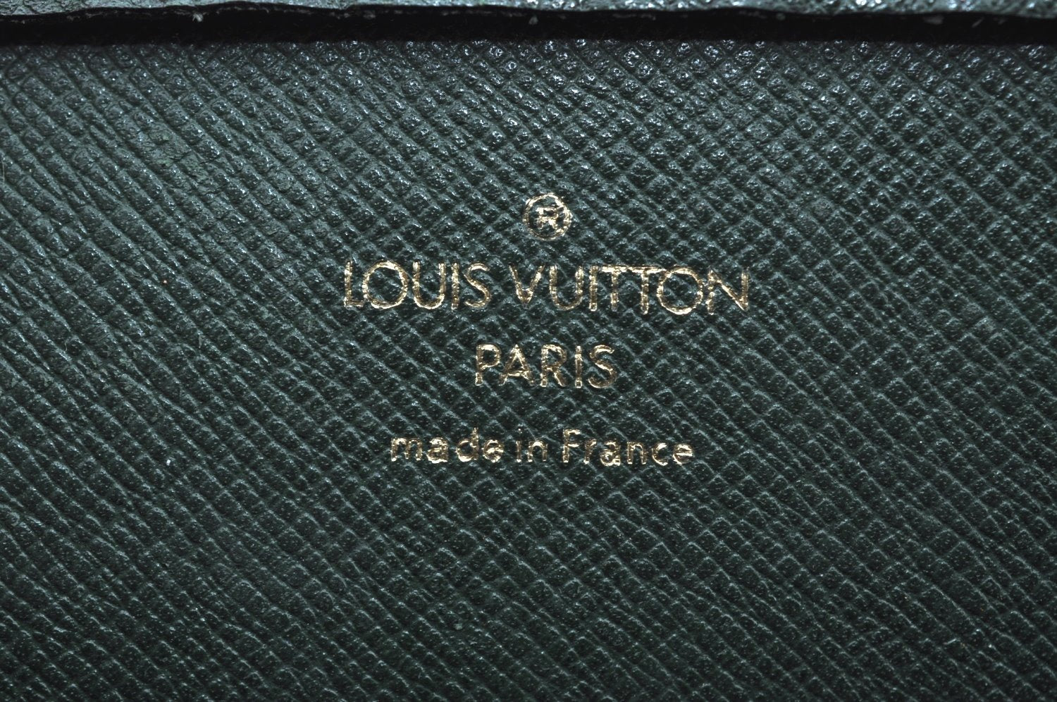 Authentic Louis Vuitton Taiga Baikal Clutch Bag Green M30184 LV K4035