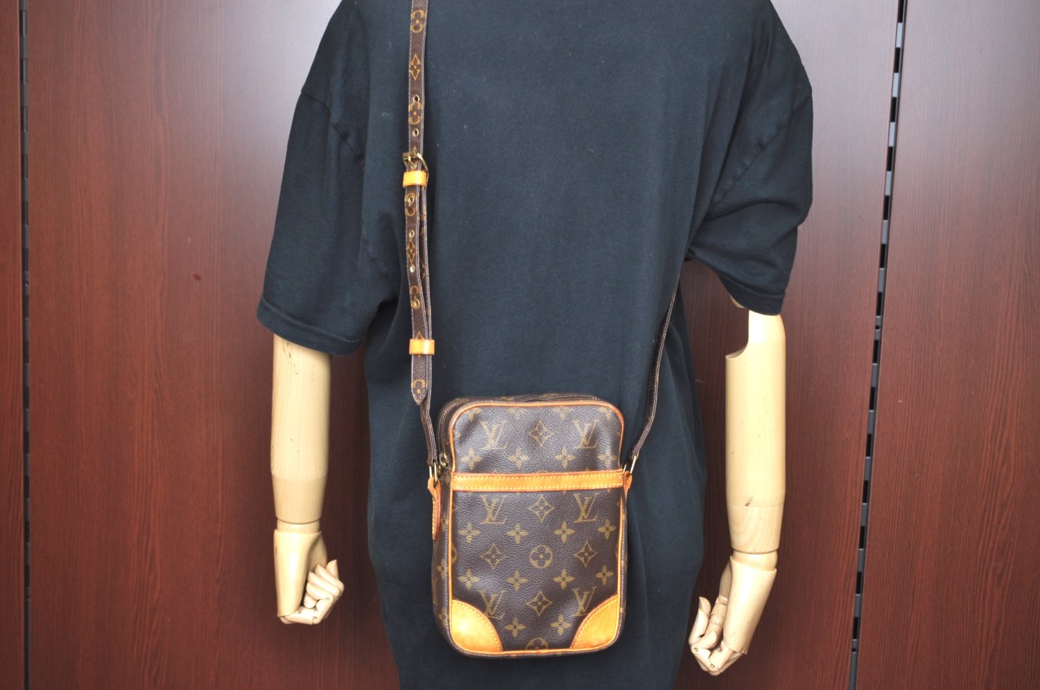 Authentic Louis Vuitton Monogram Danube Shoulder Cross Body Bag M45266 LV K4067