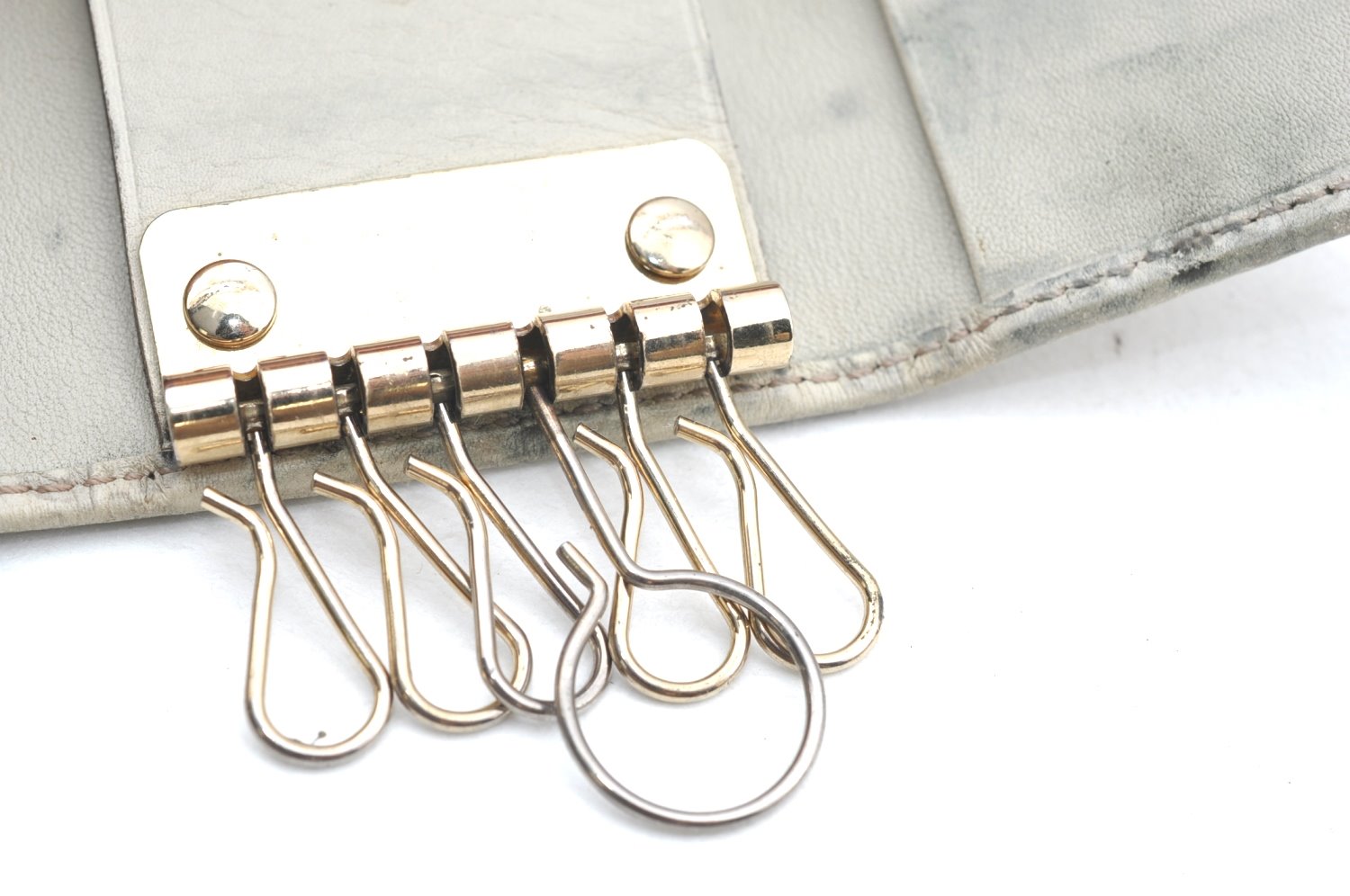 Authentic GUCCI Guccissima Lovely Heart 6 Key Case GG Leather 257217 White K4095