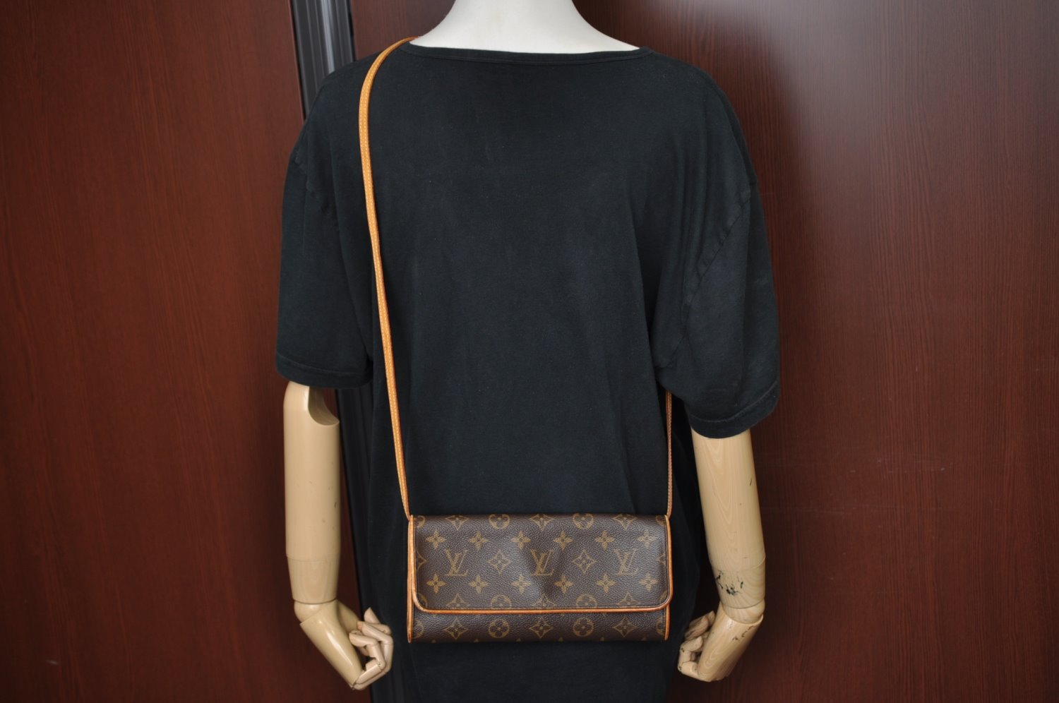 Authentic Louis Vuitton Monogram Pochette Twin GM Shoulder Bag M51852 LV K4142