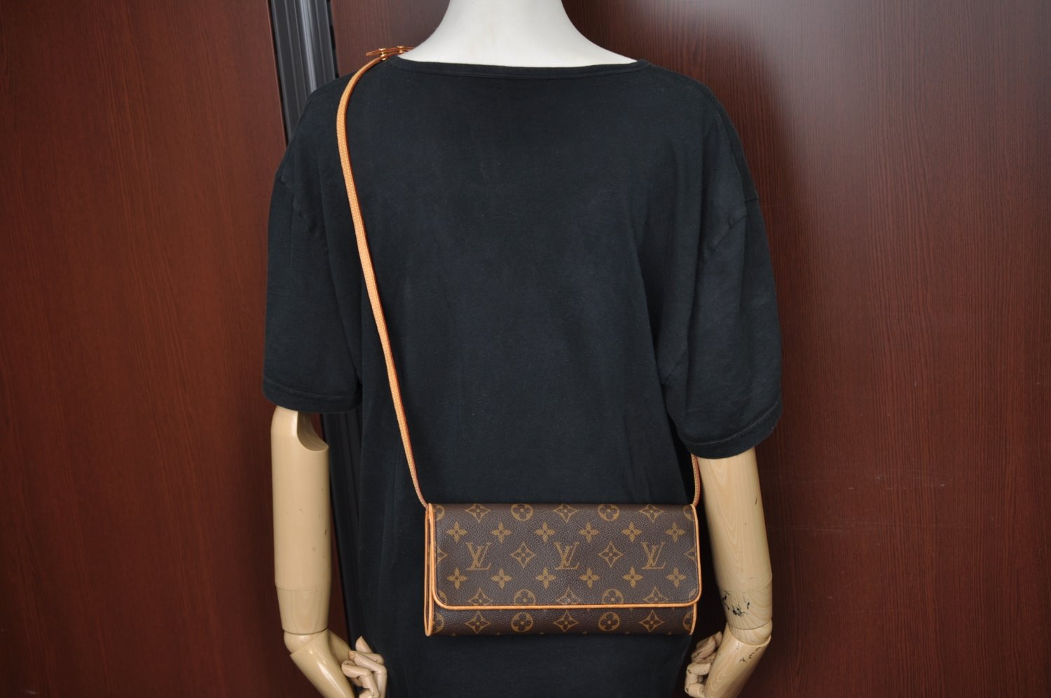 Authentic Louis Vuitton Monogram Pochette Twin GM Shoulder Bag M51852 LV K4146