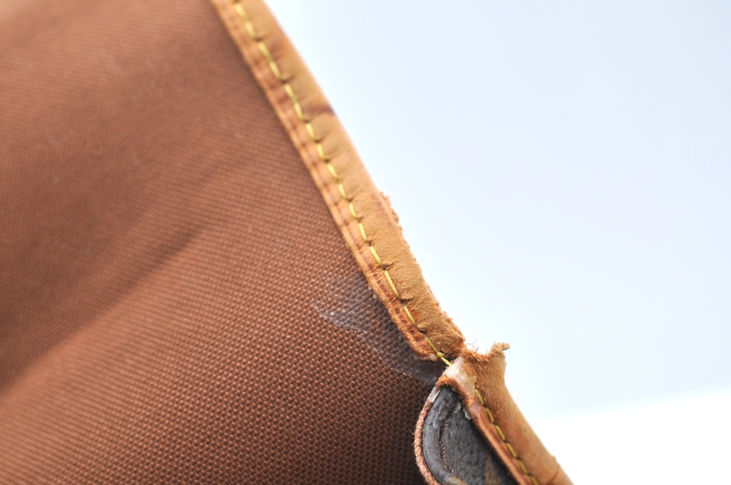 Auth Louis Vuitton Monogram Messenger Bosphore PM Shoulder Bag M40106 LV K4161