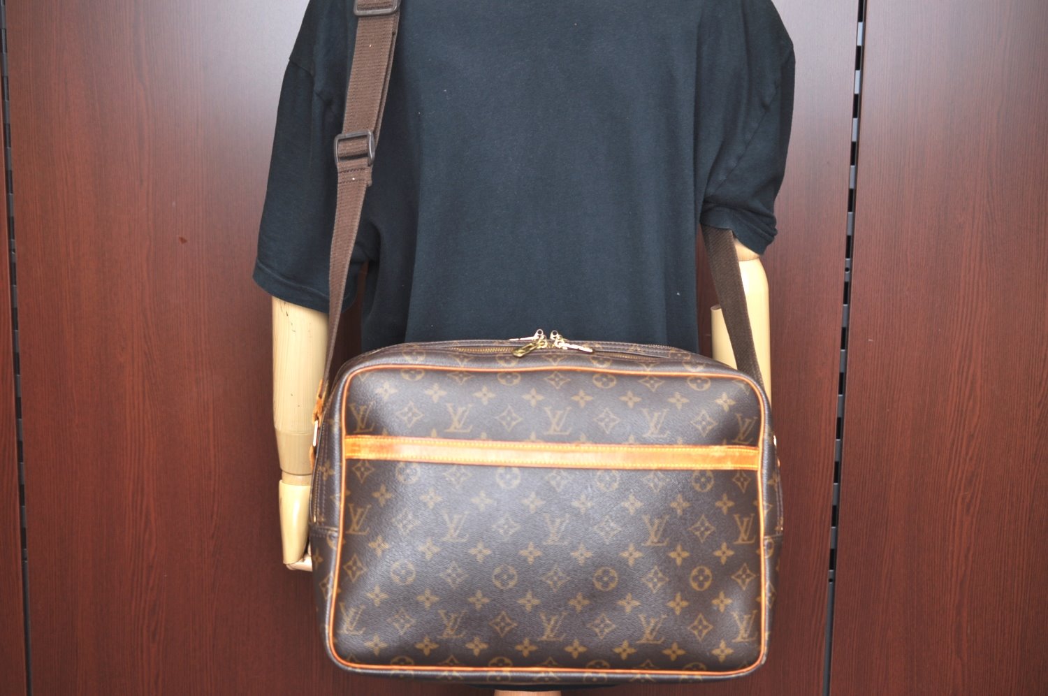 Authentic Louis Vuitton Monogram Reporter GM Shoulder Cross Bag M45252 LV K4167